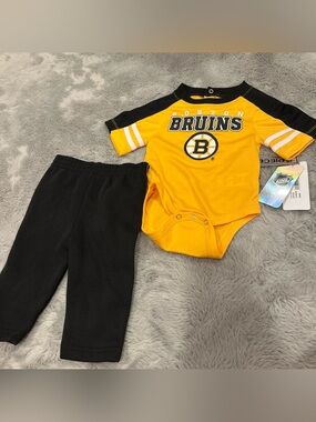 Boston Bruins Yellow & Black Baby Onesie Set 3-6 months